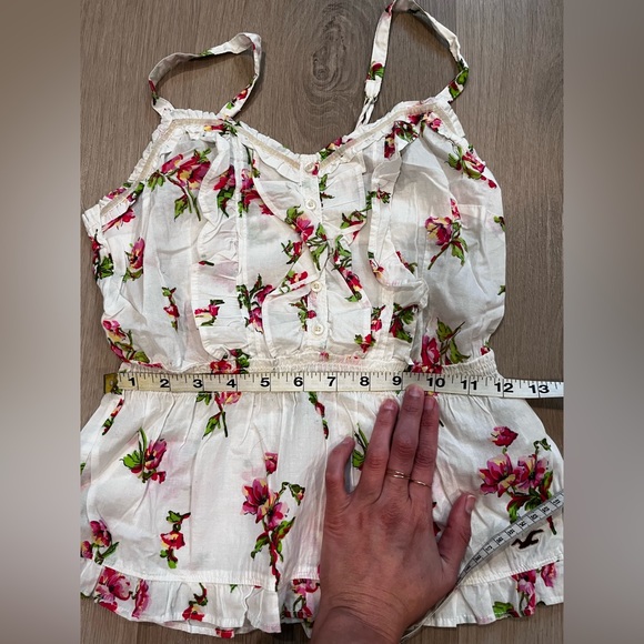 Hollister Floral 100% cotton Cute Top - Picture 7 of 10